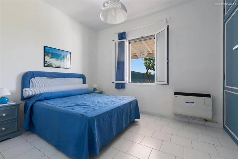 Room 5, 944 Villetta Mil A, Lecce