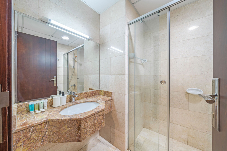 Bathroom 2, Stunning Business Bay Apartment With Balcony, Dubai