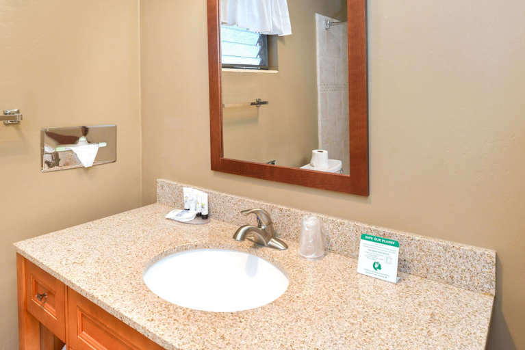 Bathroom 4, Svendsgaard's Danish Lodge Americas Best Value Inn, Santa Barbara