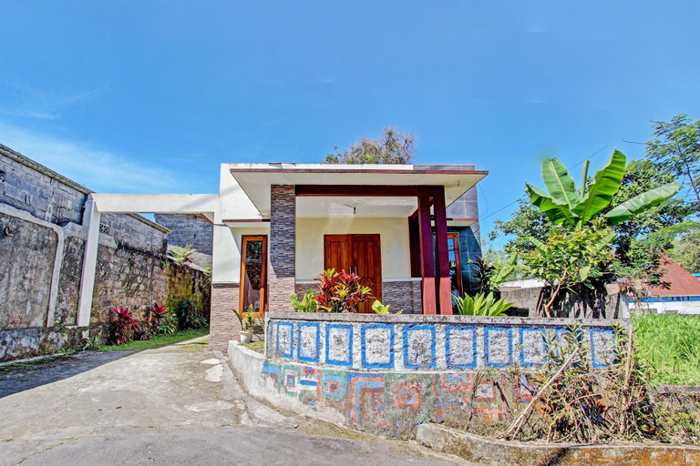 Exterior & Views 1, OYO 92884 Agustha Homestay, Sleman