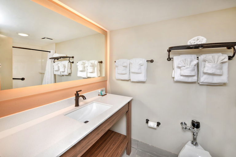 Bathroom 5, Bahama House, Volusia
