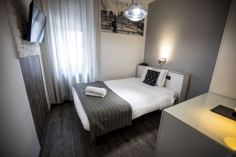 Bedroom 3, Hotel Piccolo Allamano, Torino