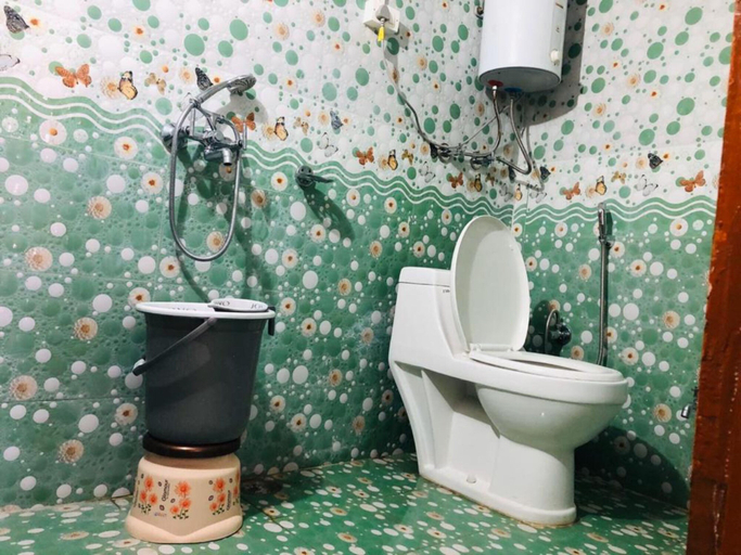 Bathroom, Goroomgo Colonel Cottage Lake View Nainital, Nainital