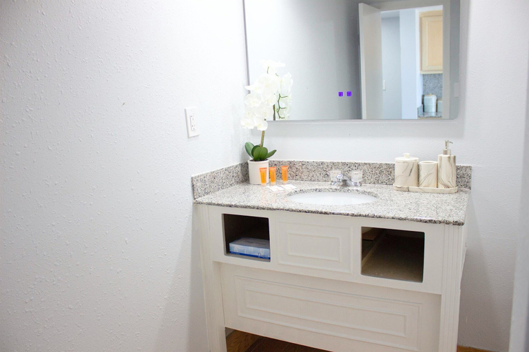 Bathroom 3, Sun and Sand Resort Oceanfront Suites, Virginia Beach