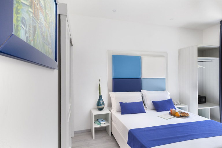 Bedroom 3, Eden Bleu, Napoli