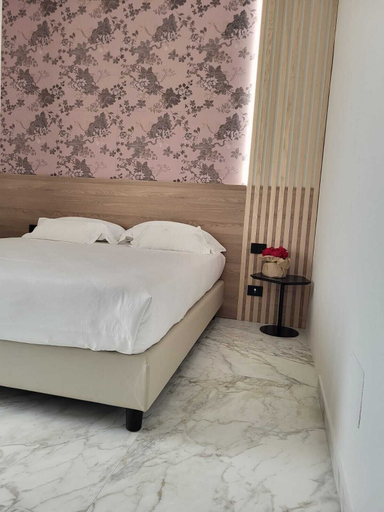 Bedroom 3, Hotel Maiuri, Napoli