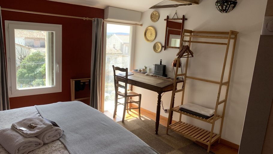 Bedroom 5, Lo Componaïro, Hérault
