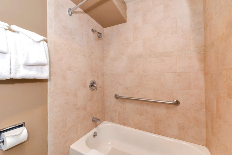 Bathroom 4, Svendsgaard's Danish Lodge Americas Best Value Inn, Santa Barbara