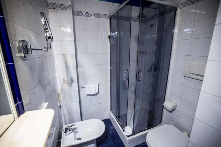 Bathroom 4, Hotel Piccolo Allamano, Torino