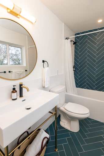 Bathroom 4, The August House, Hants