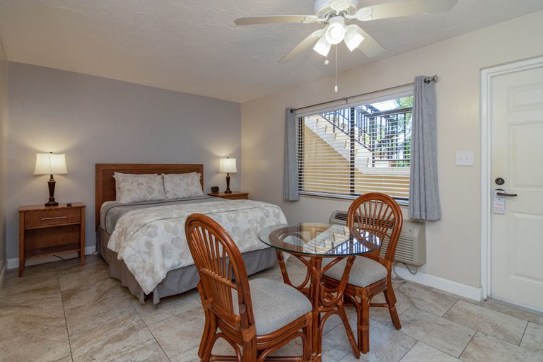Bedroom 3, Fairways Inn of Naples, Collier
