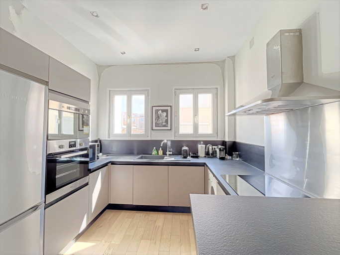 Others 4, Modern Apartment 20 m from the Sea, Alpes-Maritimes
