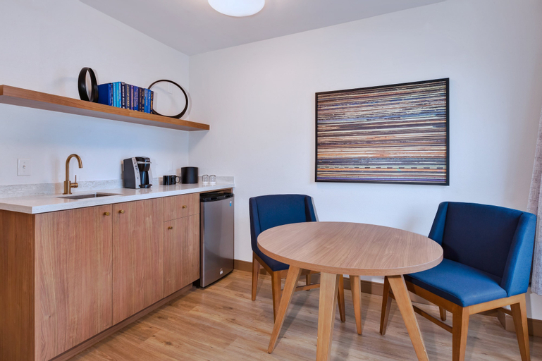 Dining Room 26
