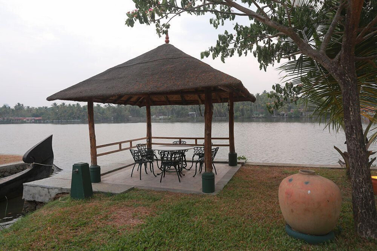 Others 5, Baymaas Lake house, Ernakulam