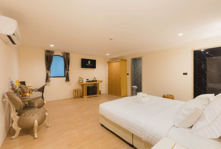 Bedroom 13