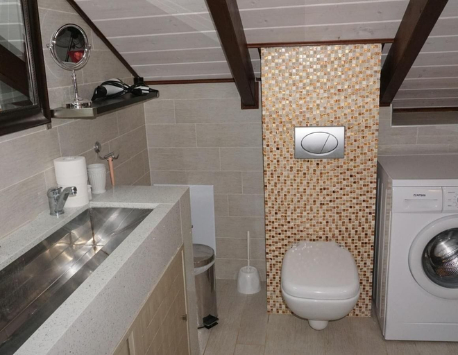 Bathroom, Fegaropetra studios, Epirus