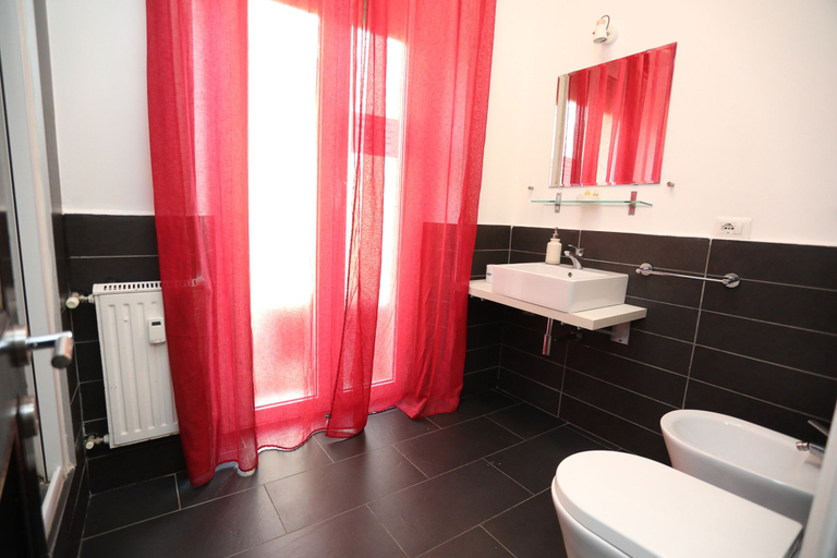 Bathroom 5, Cineroma Guesthouse, Roma