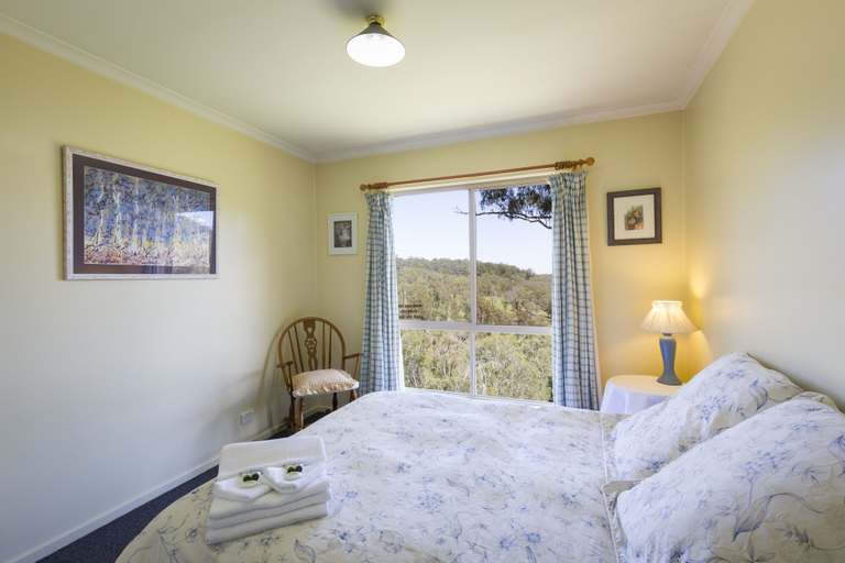 Bedroom, Moffat Falls Cottage, Armidale Dumaresq Bal