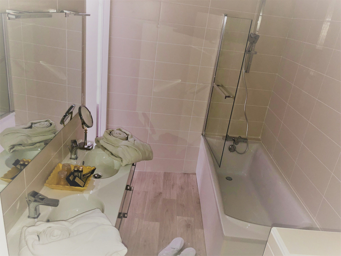 Bathroom 5, Domaine Plessis Gallu, Indre-et-Loire