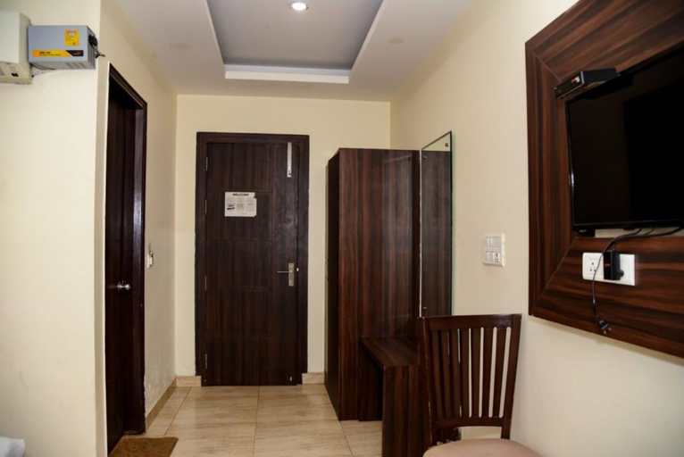 Others 4, Hotel Grand Inn, Gautam Buddha Nagar