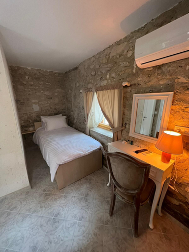 Bedroom 2, Kugu Urla, Urla