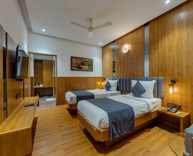 Bedroom 2, Hotel Surya Executive, Solapur