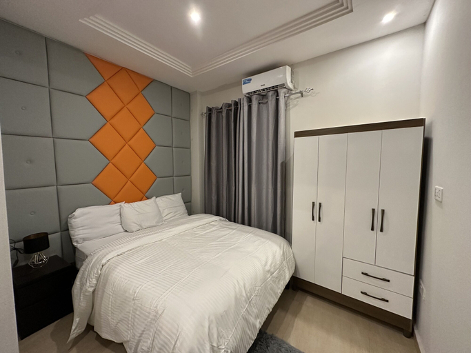 Bedroom 2, Seven Heaven Plaza, Kombo Saint Mary