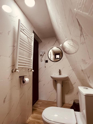 Bathroom 3, PYRAMID KAZBEGI, Kazbegi