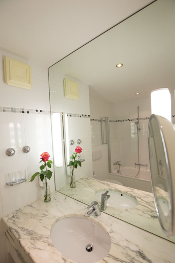 Bathroom 5, Hotel Bayerischer Hof Miesbach, BW Premier Collection, Miesbach
