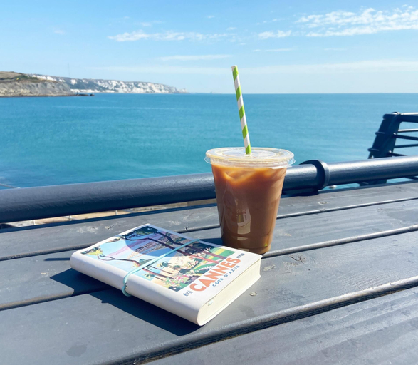 Food & Drinks, Spacious 2BD Flat With Stunning Views Folkestone, Kent