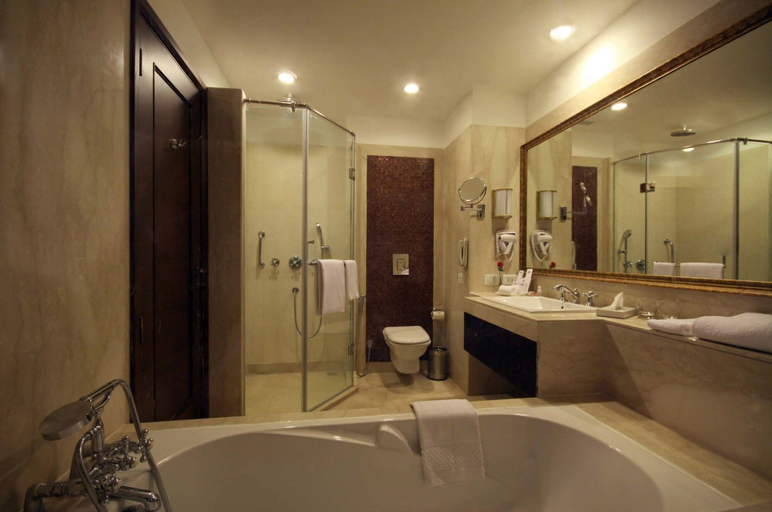 Bathroom 4, FAIRLEY's HOTEL&RESORTS, Delhi