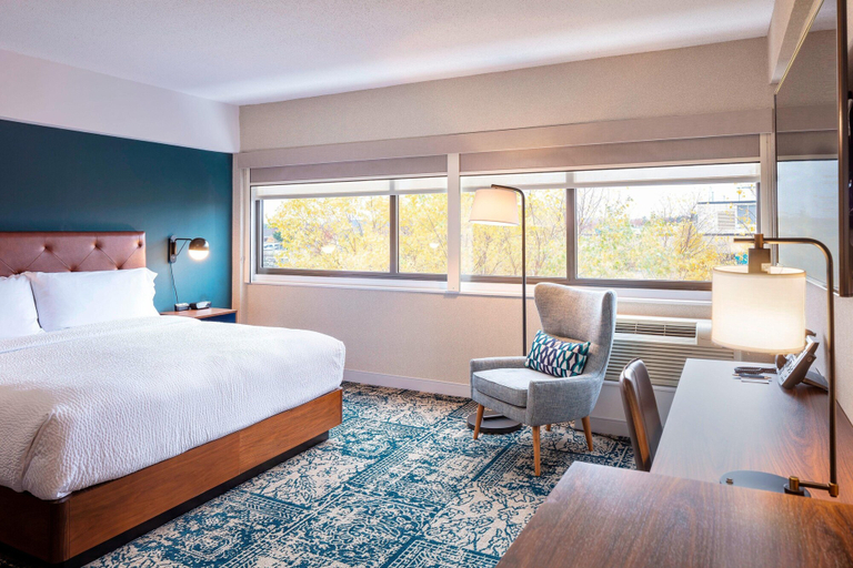 Bedroom 4, Four Points By Sheraton Norwood, Norfolk