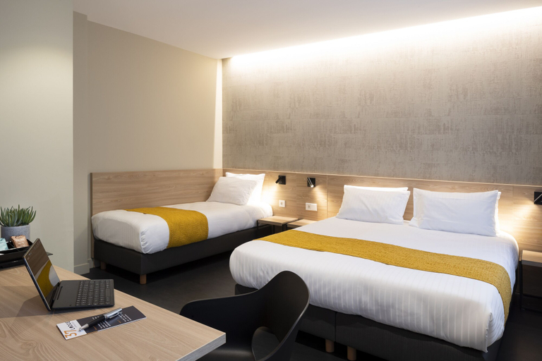 Bedroom 3, 37 Lodge La Défense Courbevoie, Hauts-de-Seine