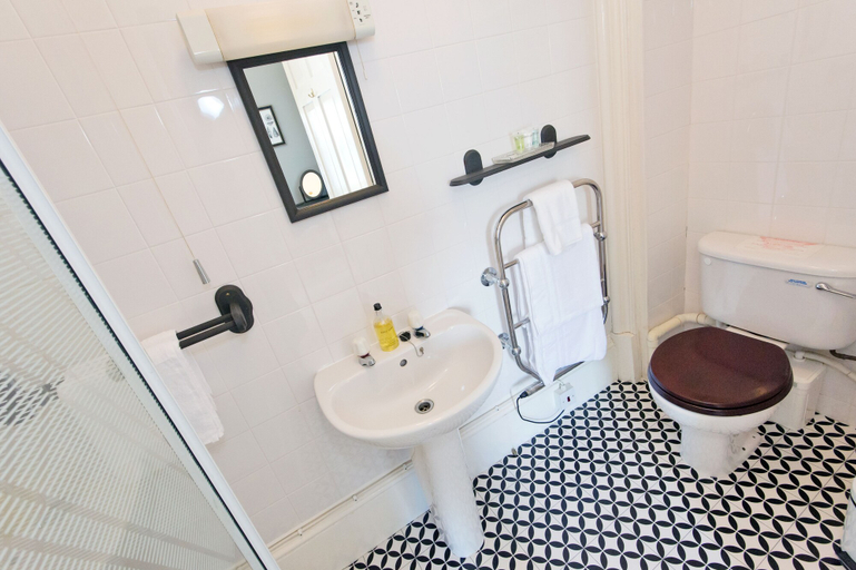 Bathroom 3, Greenland House B&B, Highland