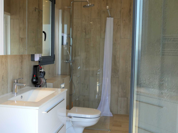 Bathroom 3, Les Terrasses D'erbalunga, Haute-Corse