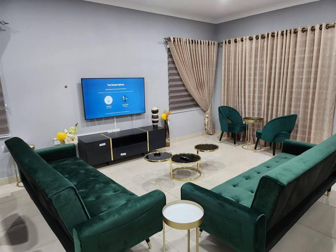 Interior 4, Spacious Luxury 3bed Hse in Tema - Netflix, Wi-fi, Tema