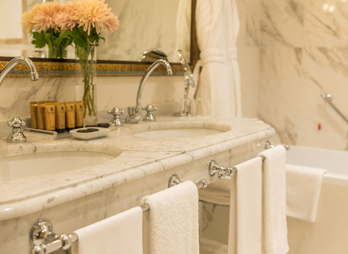 Bathroom 4, Bernini Palace, Florence
