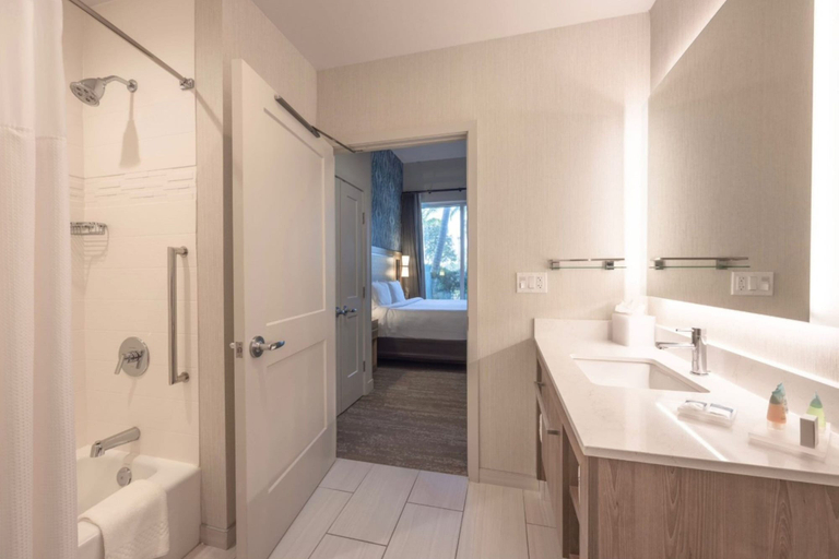 Bathroom 5, Residence Inn by Marriott Palm Beach Gardens, Palm Beach