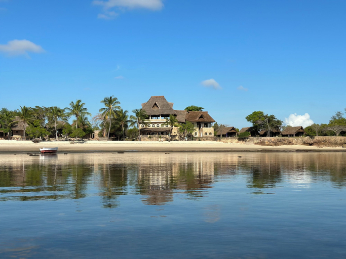 Exterior & Views 2, Mwazaro Beach Lodge, Lungalunga