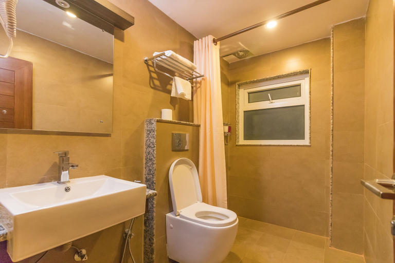 Bathroom 4, Himalayan Suite Hotel, Bagmati