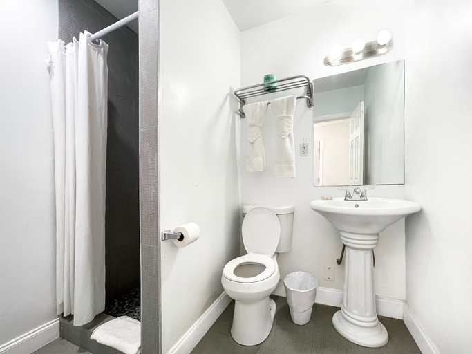 Bathroom 3, Ocean Villas, Broward