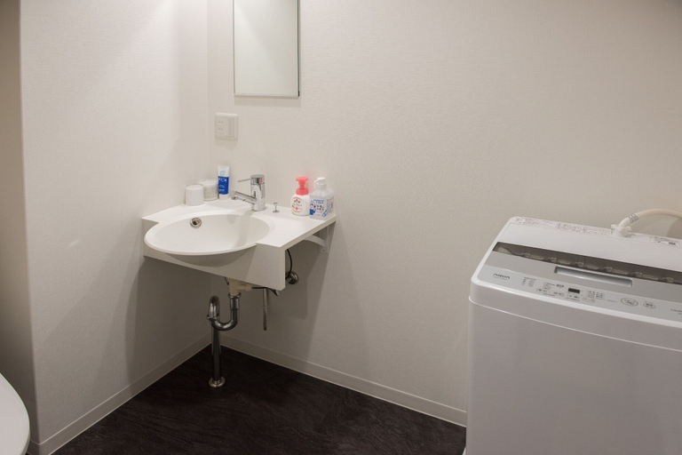 Bathroom, Queens Park CK, Osaka