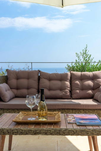 Room 4, Villa Adria - Piscina Privata con Terrazza Vista Mare Circondata da Uliveti, Lecce