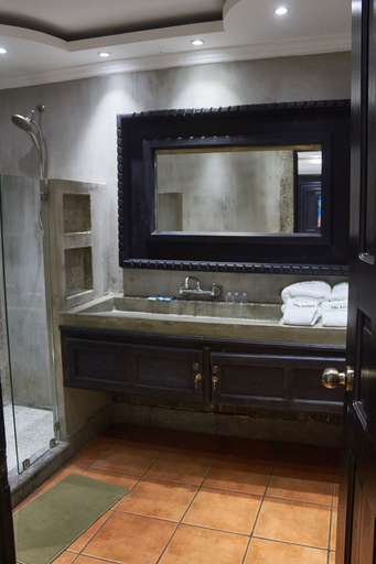 Bathroom 3, Hotel Villa, San Salvador