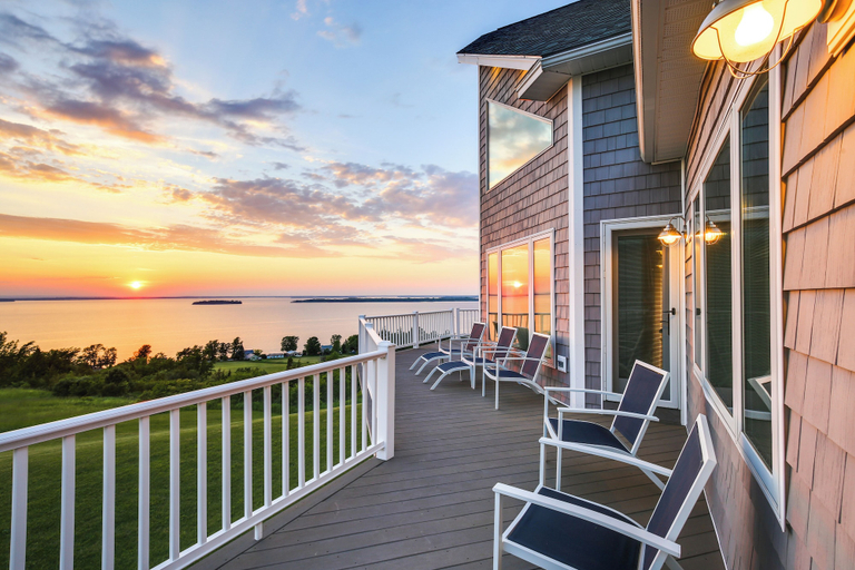 Others 5, Lake View Champlain Home w/ Hot Tub & Sauna!, Franklin