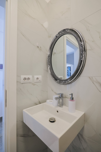 Bathroom 4, Vullkan Hotel, Sarandës