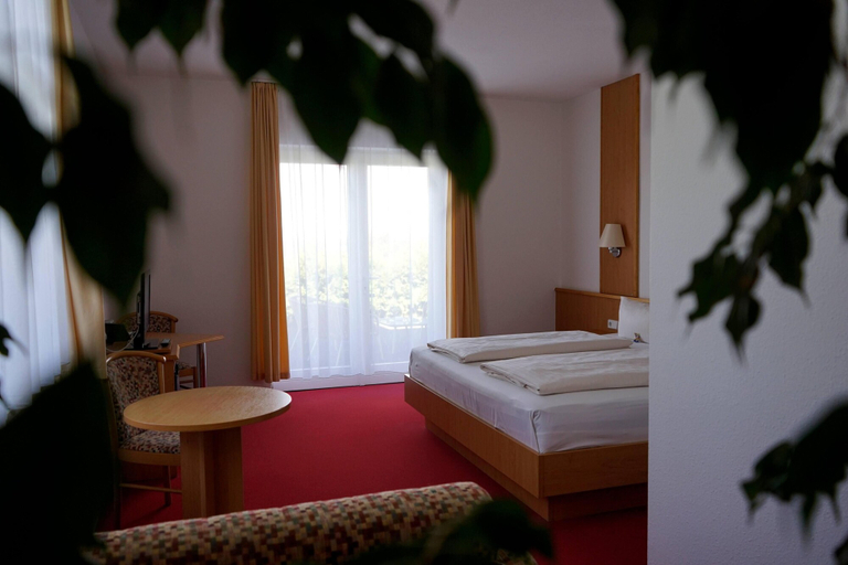 Bedroom 4, Hainberg Hotel, Görlitz