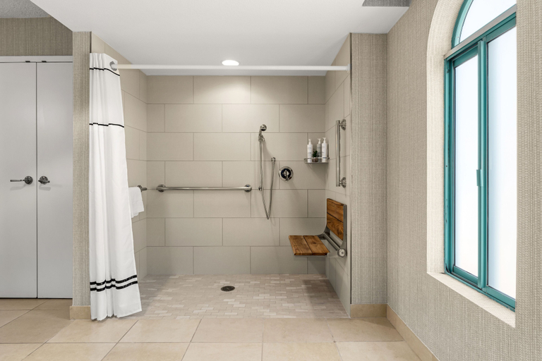Bathroom 4, Embassy Suites by Hilton Los Angeles LAX South/El Segundo, Los Angeles