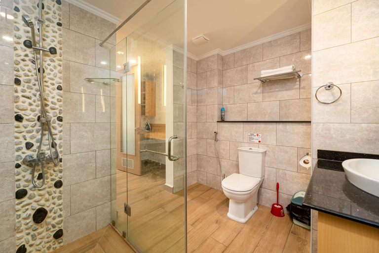 Bathroom 4, Royale Suites by Arc Royale Luxury Apts