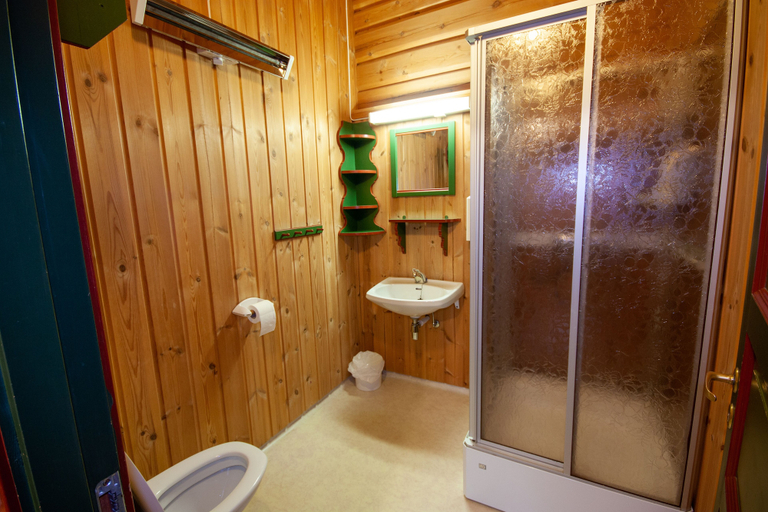 Bathroom 4, Dovregubbens Hall, Dovre